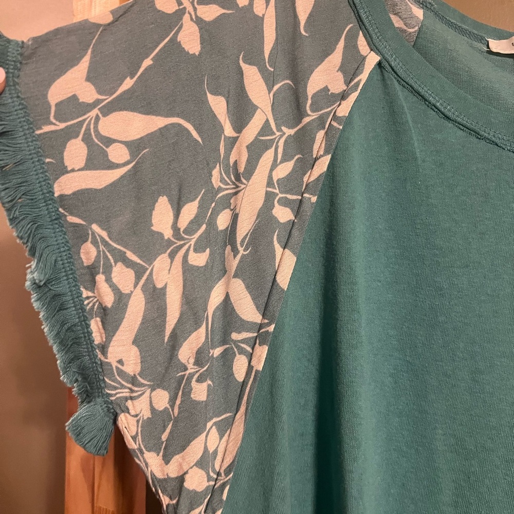 Umgee Teal Top with Floral Sleeves - Picture 3 of 6